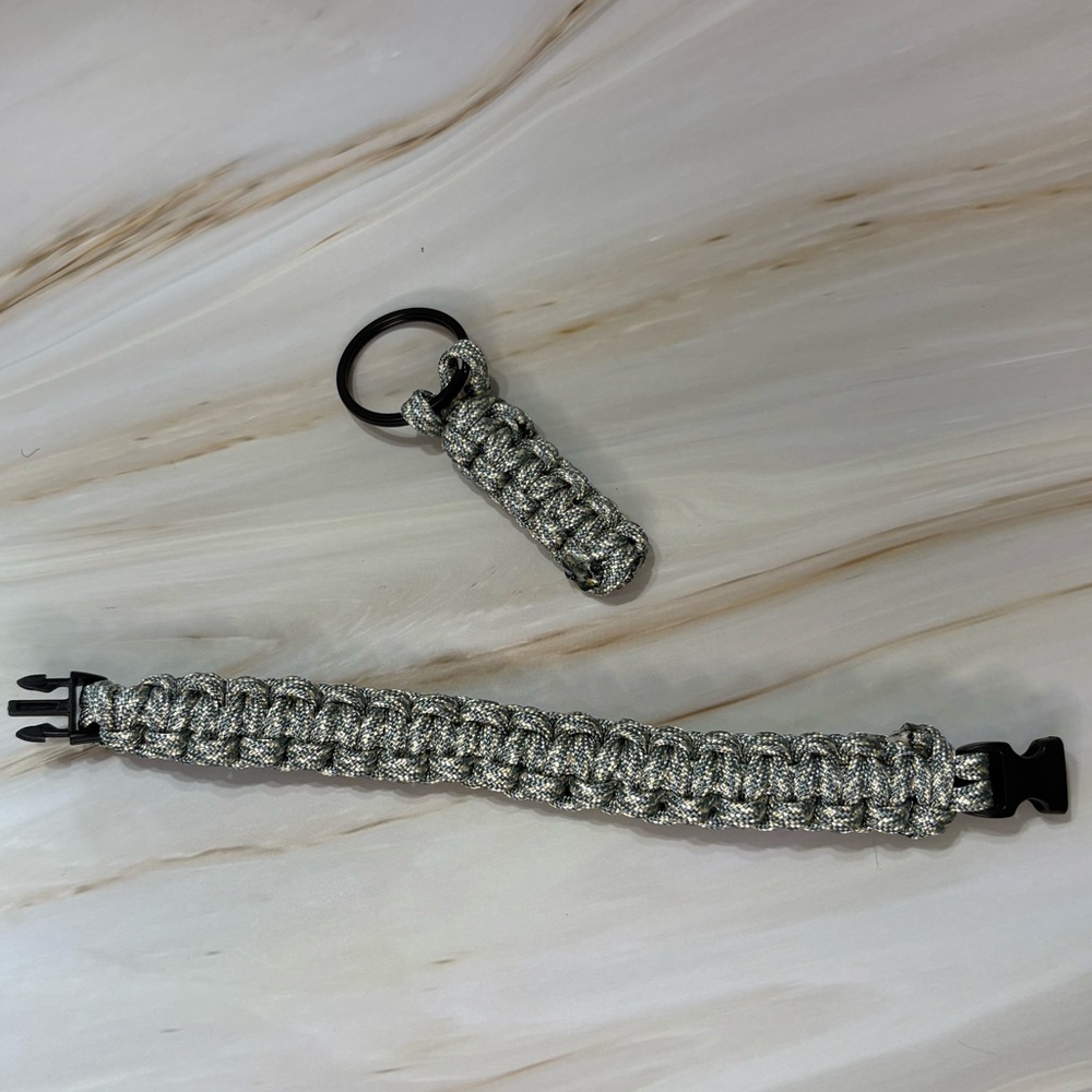 Ladies/Teens Silver Paracord Bracelet and Keychain Set